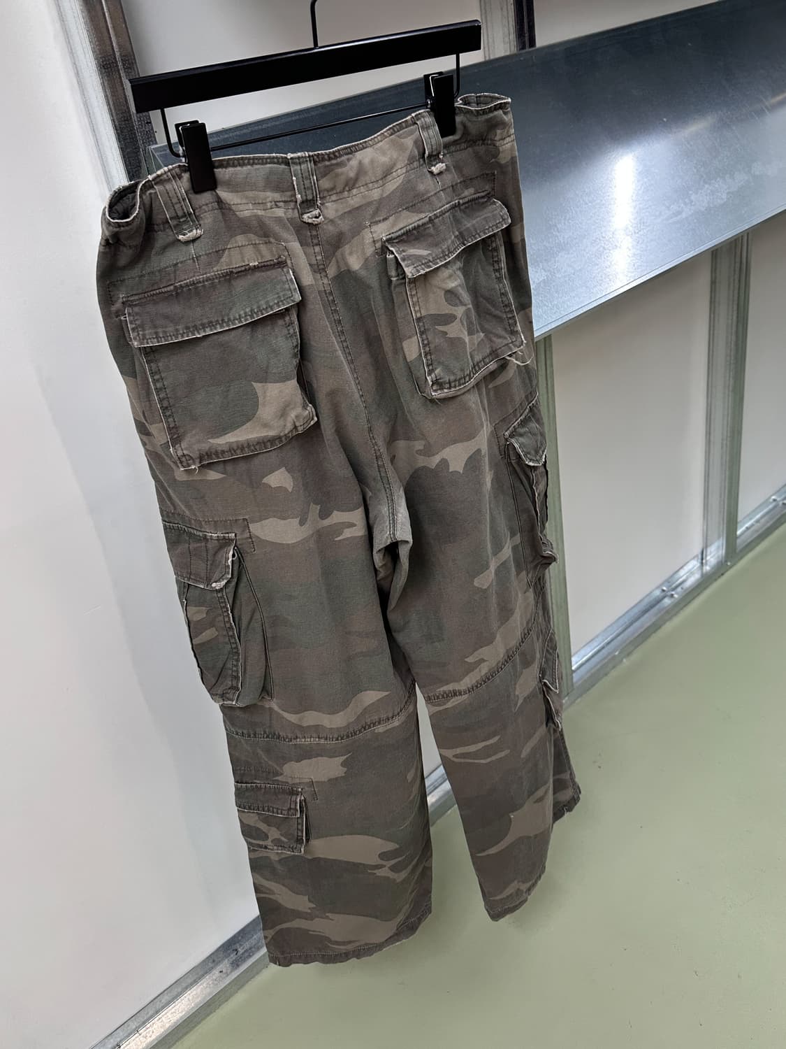 washed camo wide cargo pants 상품이미지4