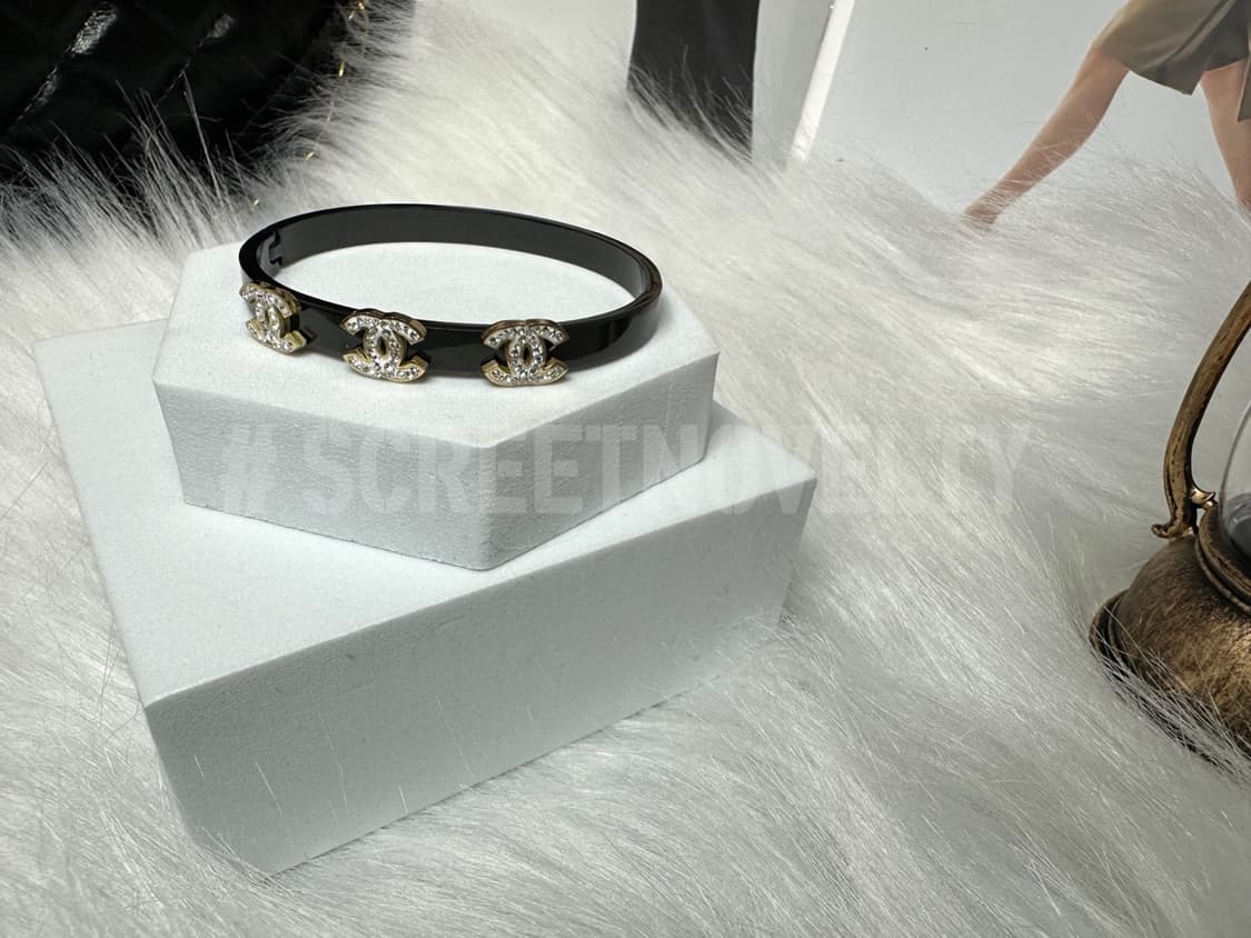 샤넬 골드 CC 포인트 크리스탈 팔찌 상품이미지2