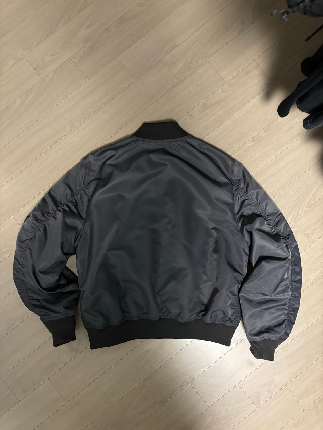 베이프 샤크 봄버 자켓 차콜 상품이미지3
