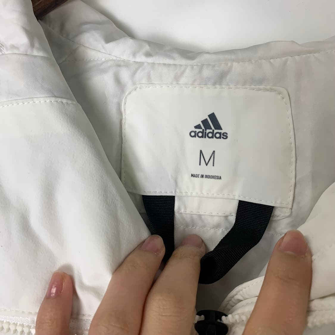 아디다스 암로고 화이트 패딩 점퍼 상품이미지8