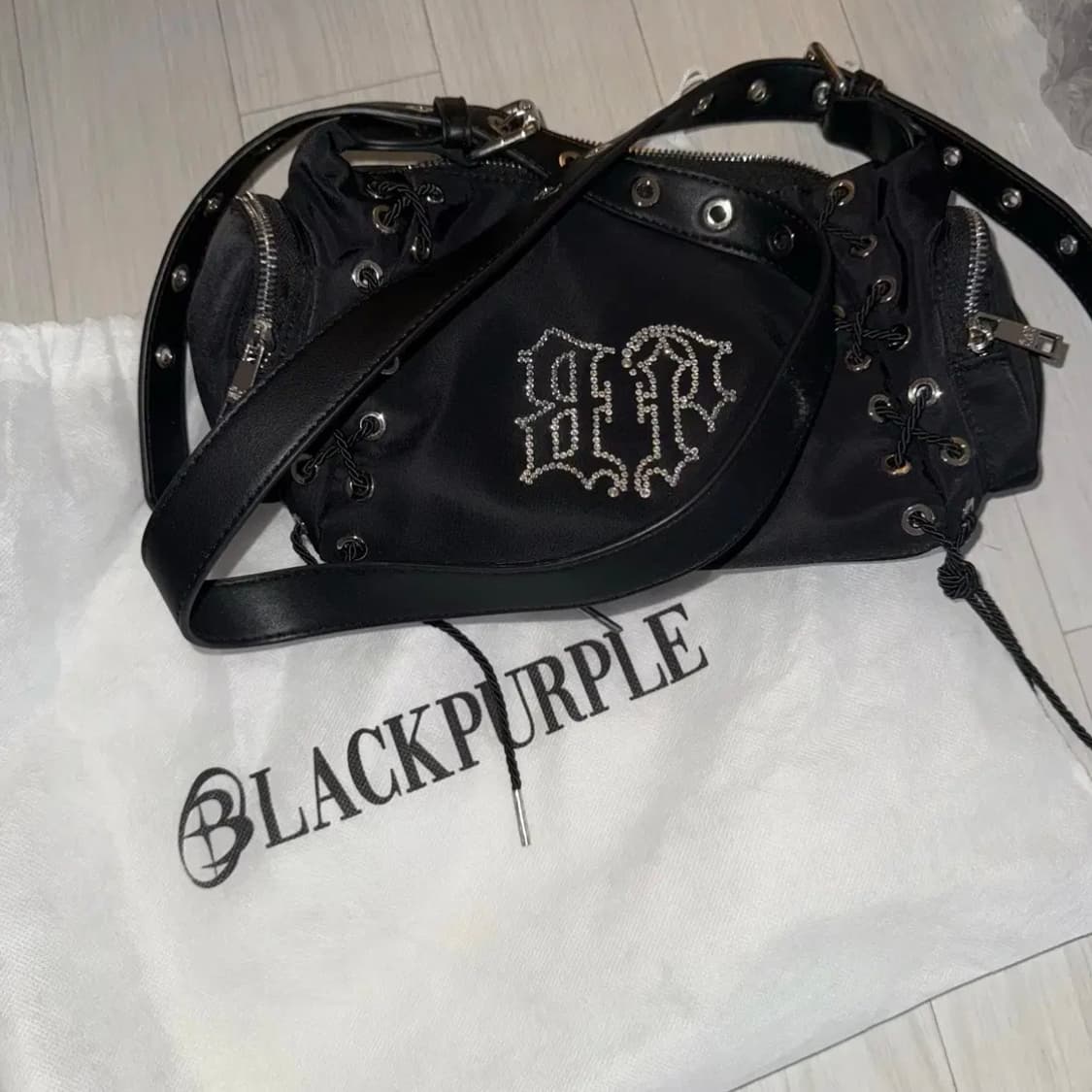 새상품) 블랙퍼플 글로우 코르셋 백 상품이미지1