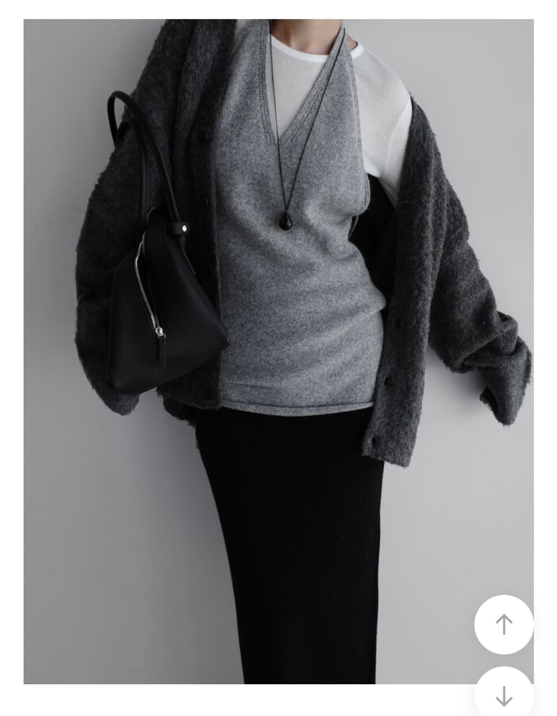 홀터넥니트 상품이미지1