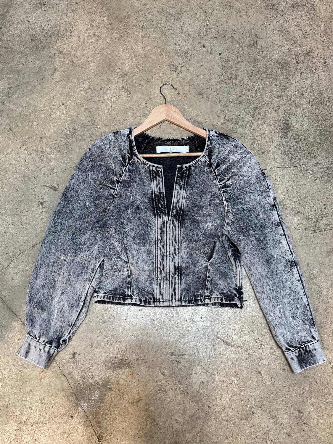 이로 자라 탑 상품이미지1