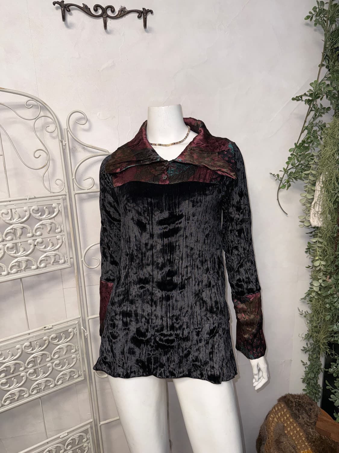 Black oriental detail velvet pleats bl 상품이미지6