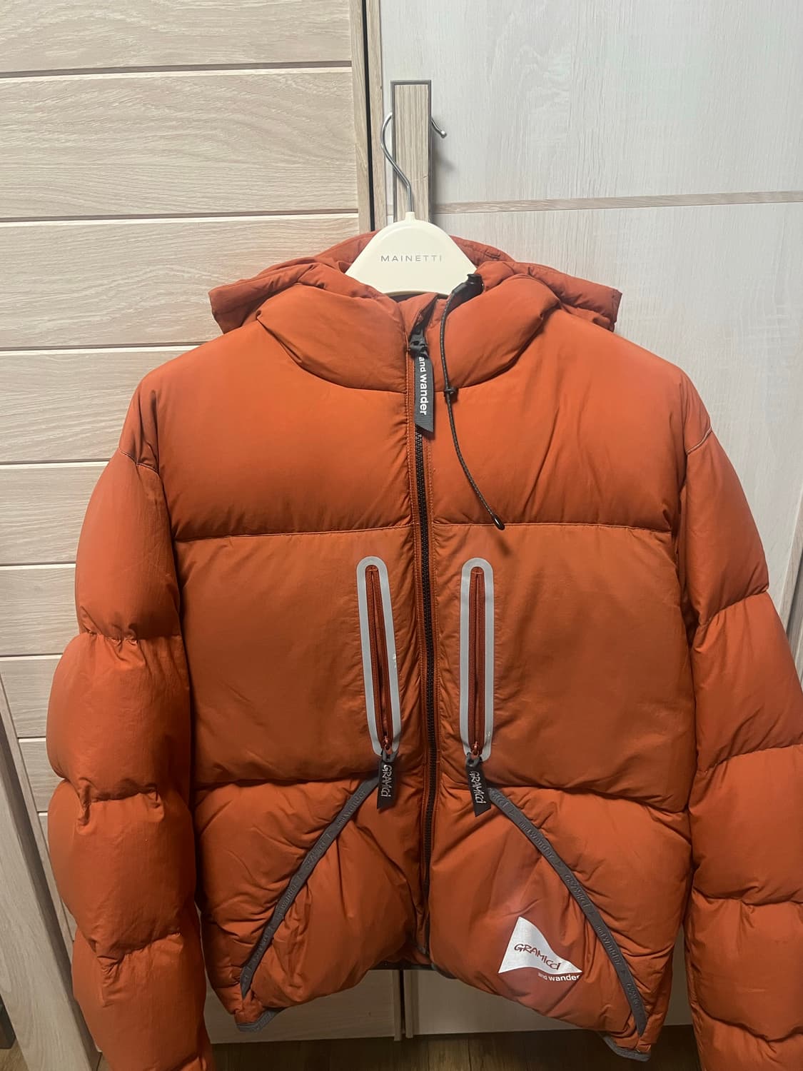 [M] 앤드원더 x 그라미치 구스 다운 패딩 오렌지  상품이미지2