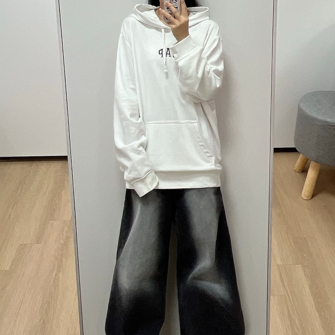 갭 자수로고 화이트 후드티 상품이미지1