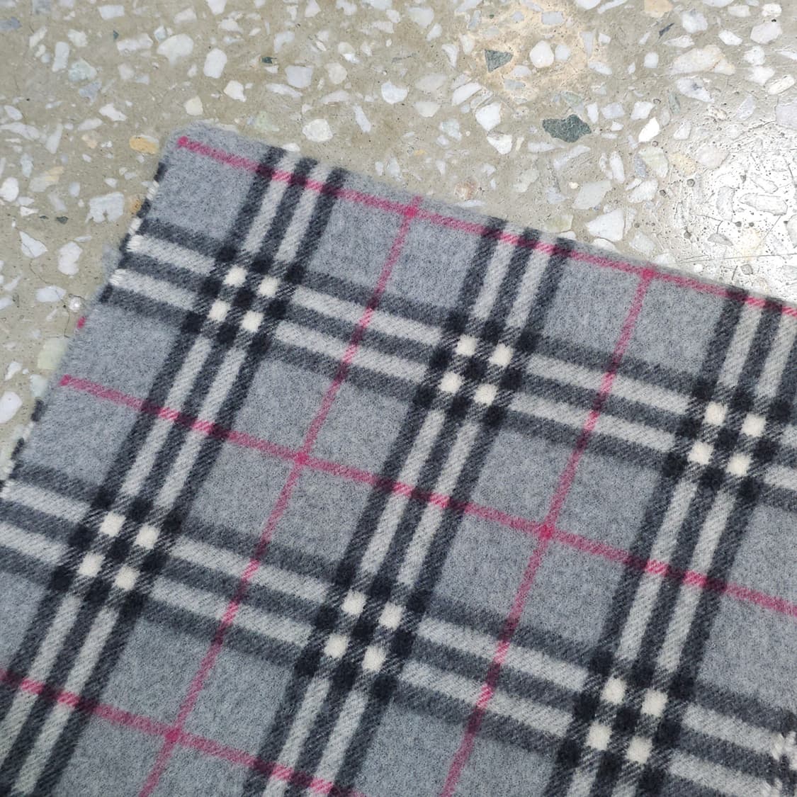 버버리 블루라벨 캐시미어 머플러 상품이미지2