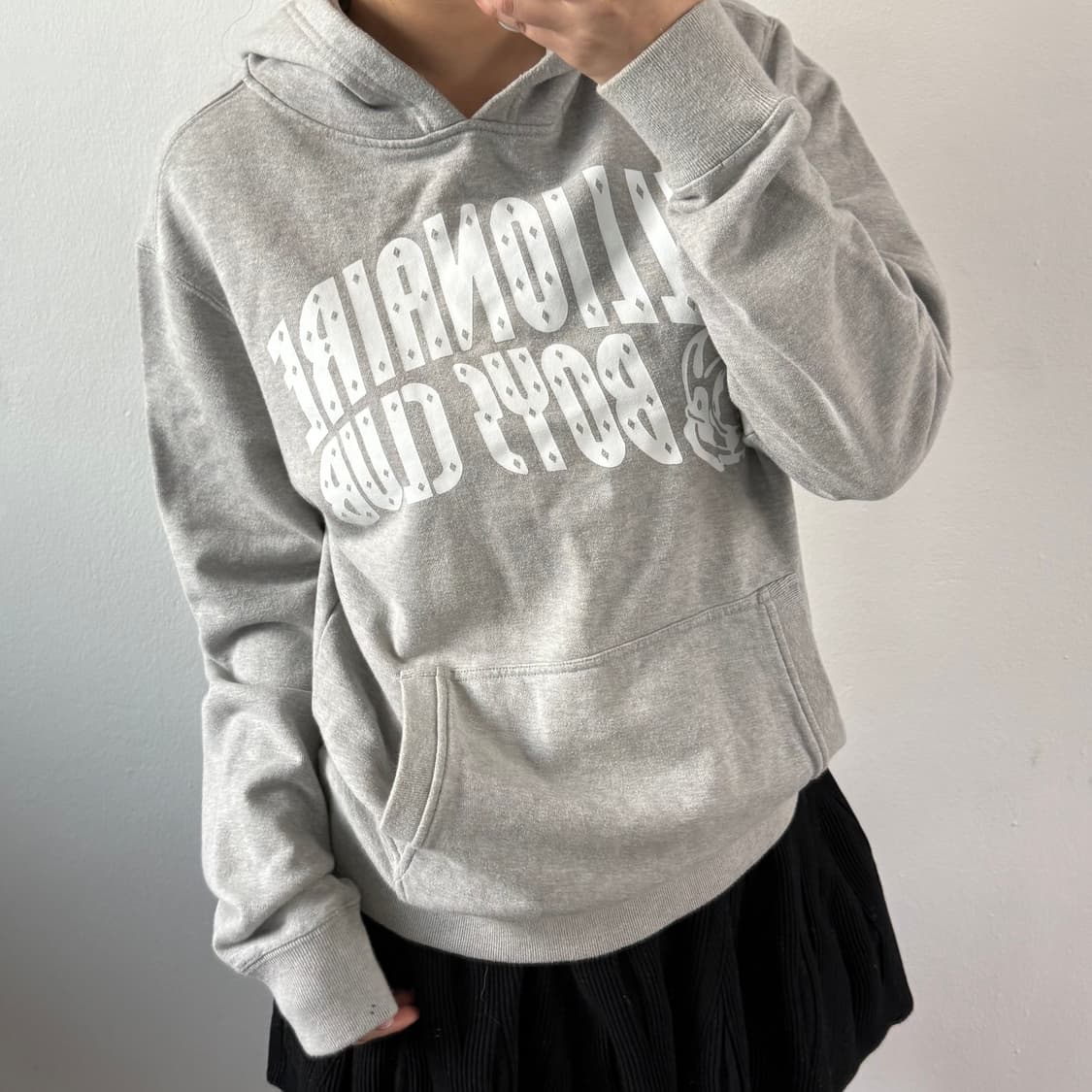 [L] 빌리어네어 보이즈 클럽 그레이 후드티 상품이미지2