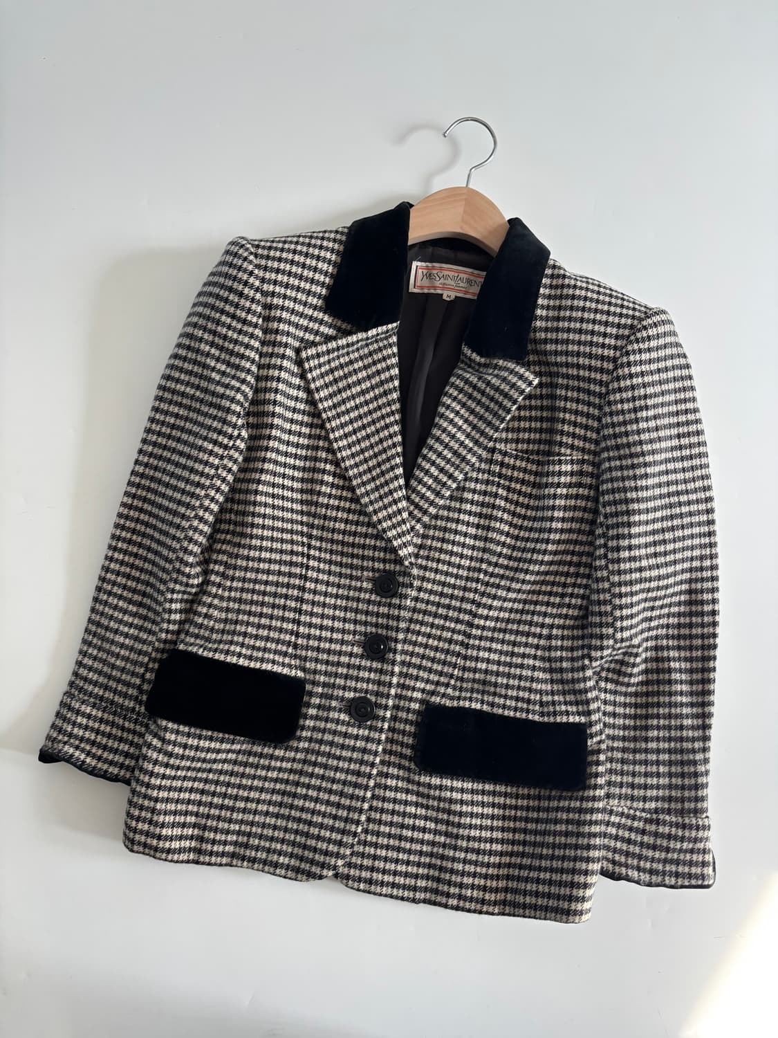 Yves Saint Lauren 입생로랑 블랙 앤 화이트 체크 벨벳 블레 상품이미지5