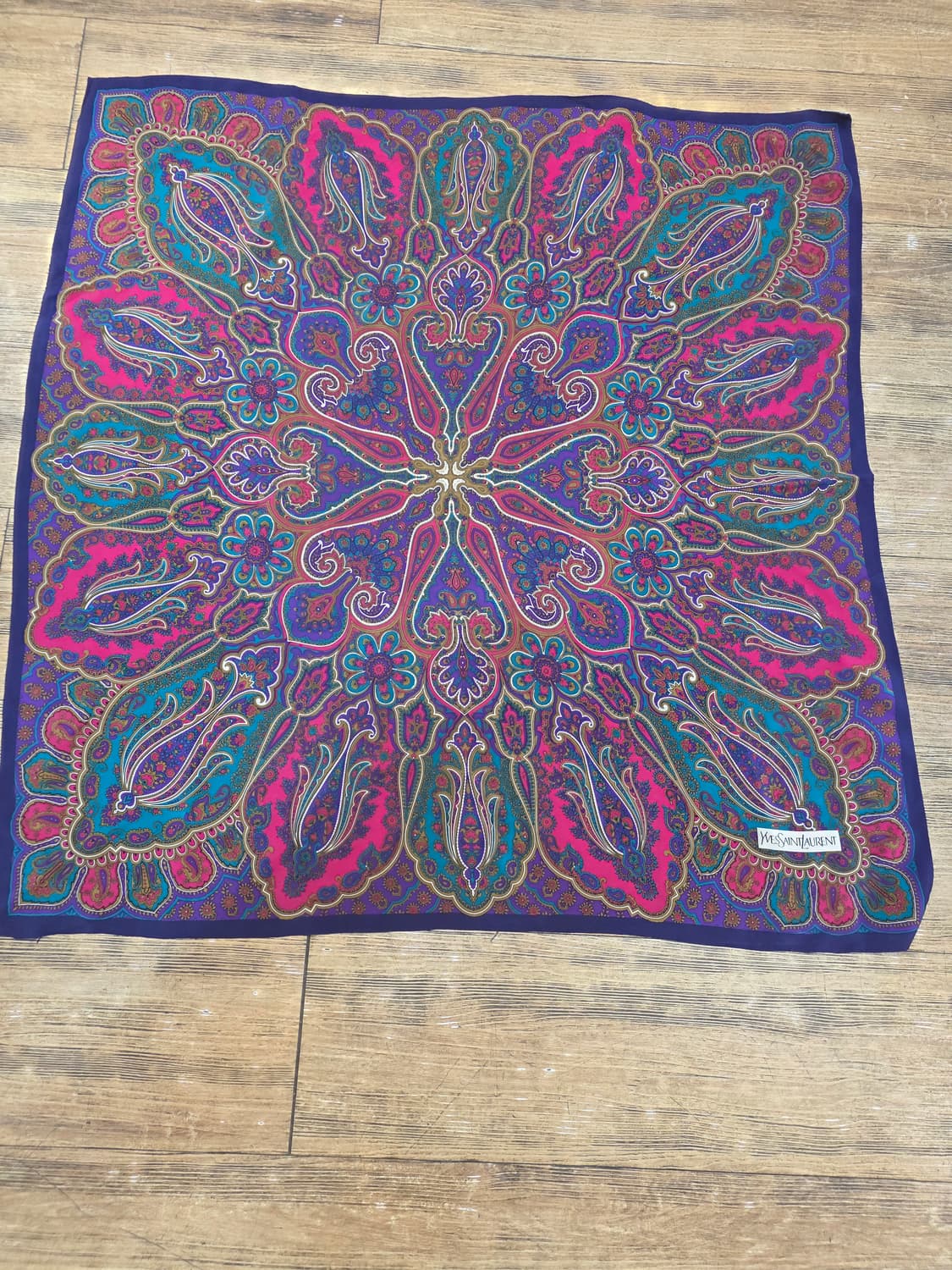 입생로랑 빈티지스카프 패턴 정사각 상품이미지1