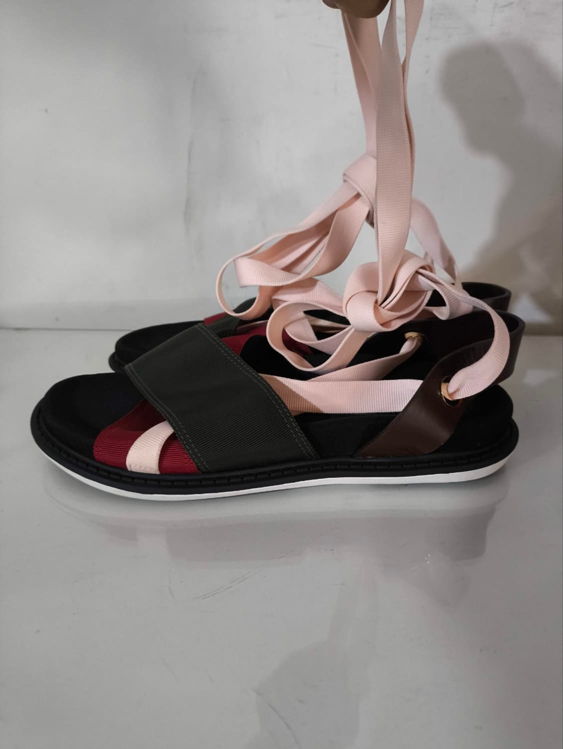 375 245mm 슈콤마보니 레이스업 스트랩 샌들 상품이미지1