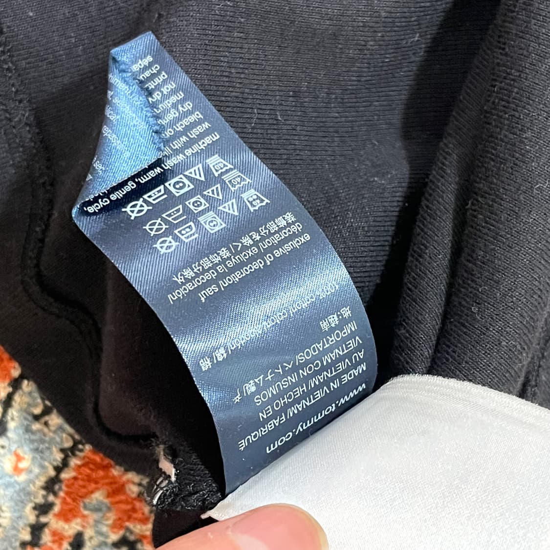 타미힐피거 블랙 기본 무지 반팔티셔츠 여성L(새상품 컨디션) 상품이미지5