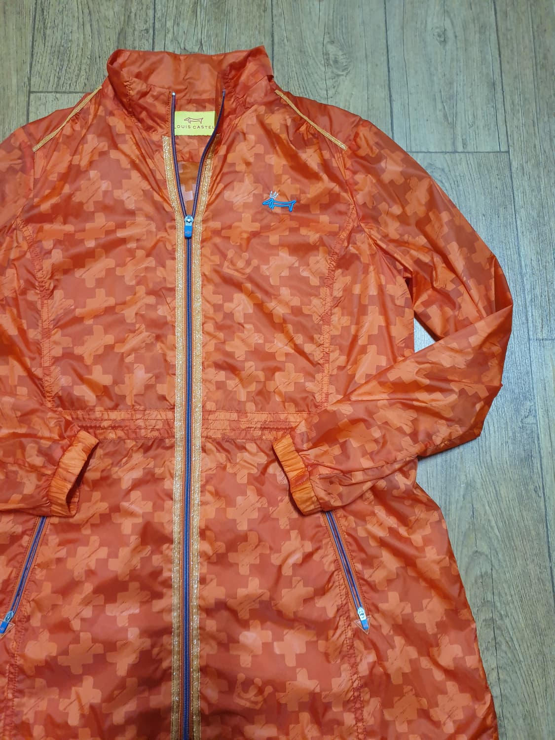 1218 루이까스텔 바람막이 100 사이즈입니다 상품이미지3