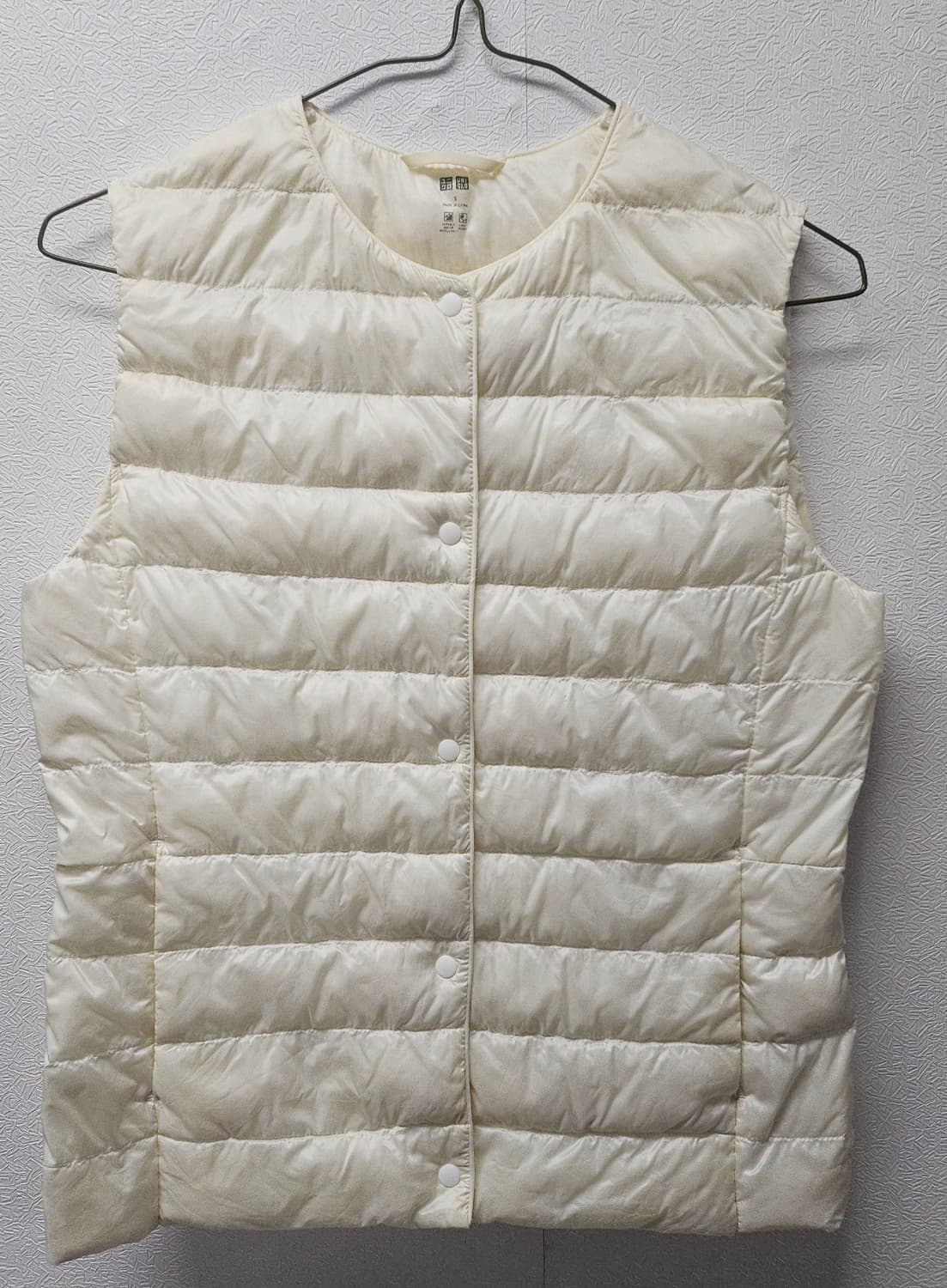 유니클로 경량 패딩 베스트 아이보리 S 상품이미지1