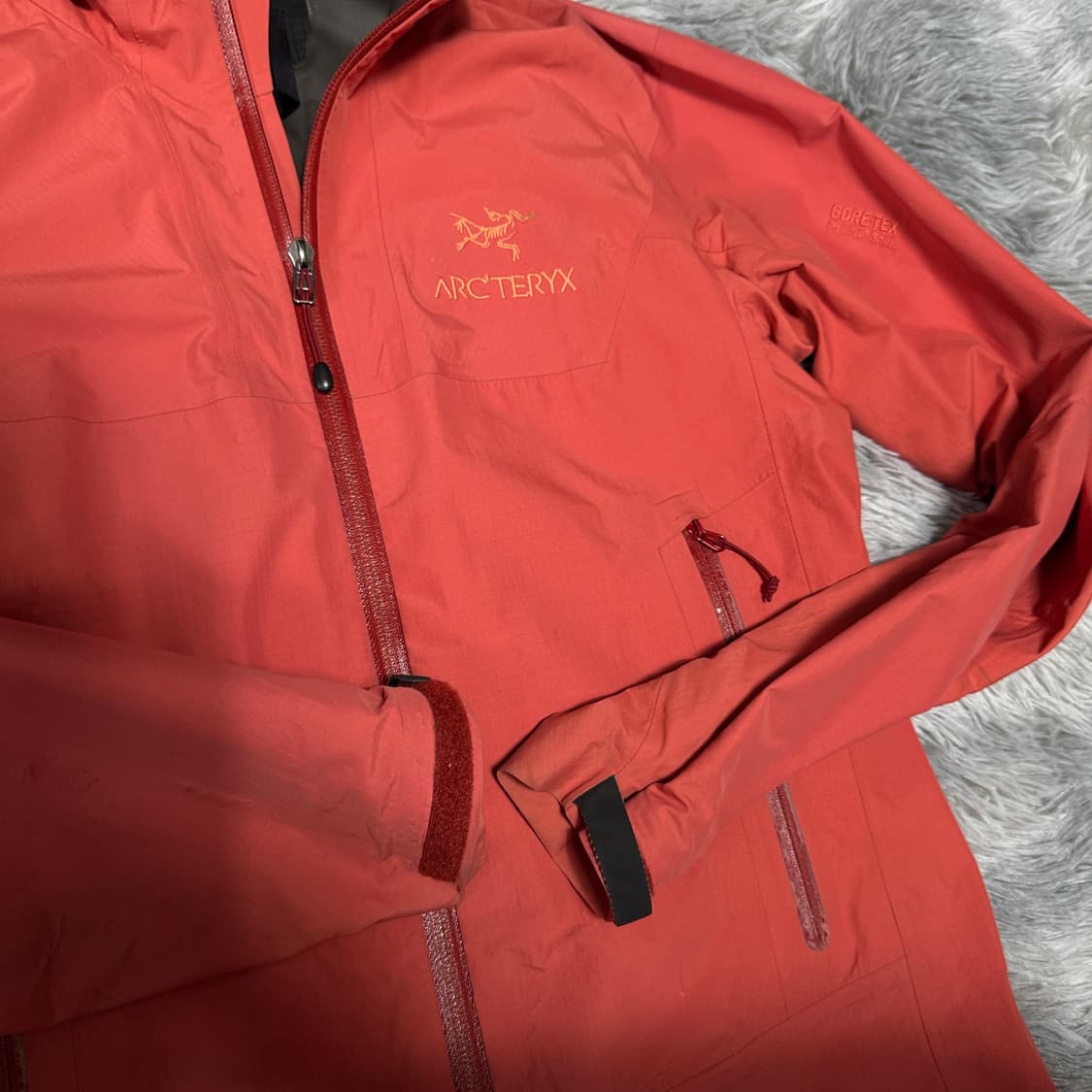 아크테릭스 여성바람막이 S사이즈 상품이미지4