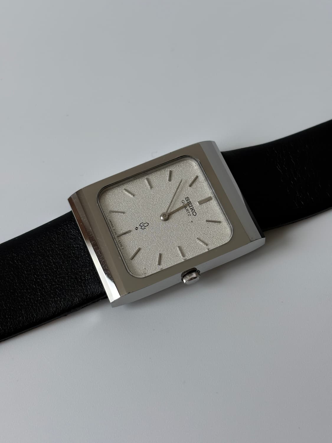 세이코 1970년대 텍스처 다이얼 실버 스퀘어 쿼츠 남성 상품이미지3