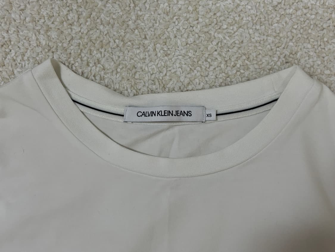 [캘빈클라인진] 시그니처 로고 긴팔 티셔츠 (화이트 / XS) 상품이미지3