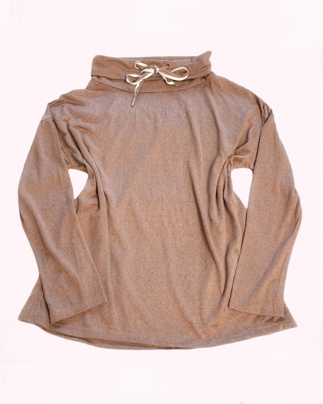 라떼갸루 리본 포인트 세미 오프숄더 폴라 라떼맛 롱 슬리브 티  상품이미지1