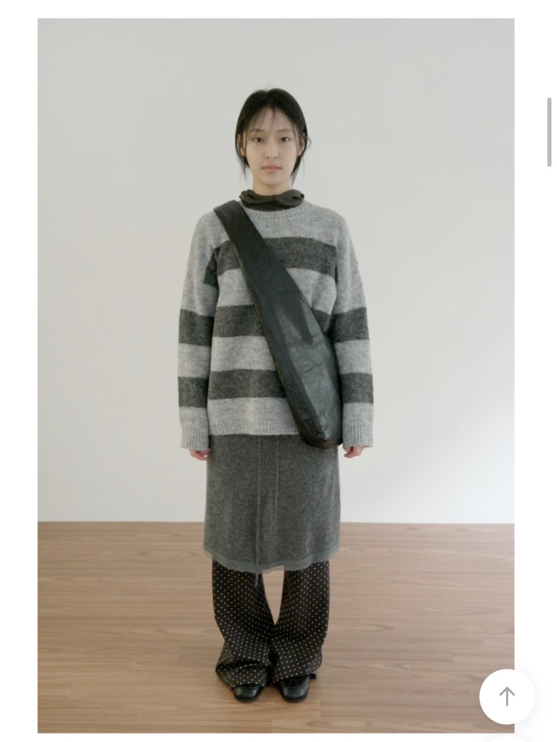 애프터먼데이 레이스니트미디스커트 차콜 상품이미지1