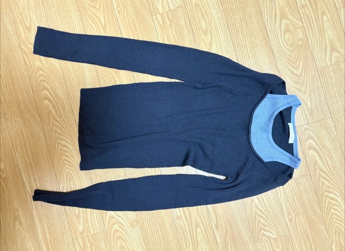 수아레 우먼 컷아웃 니트 블루 새상품 상품이미지4