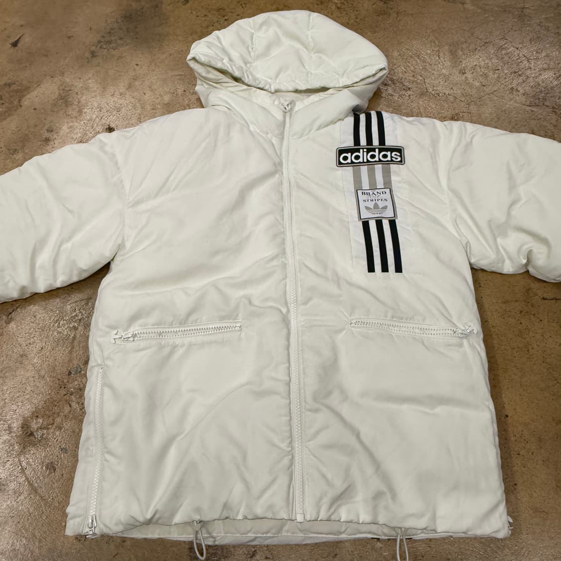 아디다스 화이트 숏패딩  상품이미지3