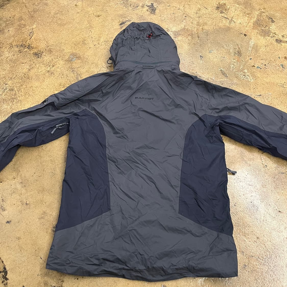 [정품/M] 마무트 드라이테크 바람막이 자켓 b17 상품이미지3