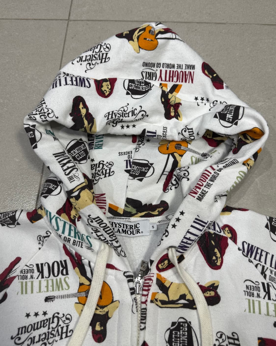 히스테릭 글래머 기타 치는 히스걸 패턴 후드 집업 자켓 상품이미지4