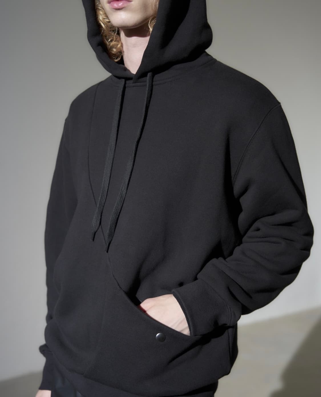 큐레이티드 퍼레이드 볼드 후디 블랙 48 상품이미지2
