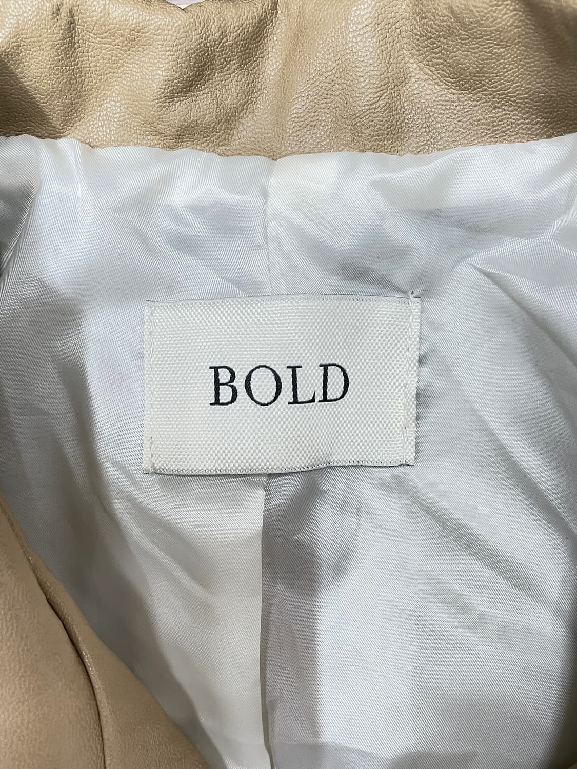 BOLD 카멜 베이지 크롭 레더 자켓 세미슬림핏 상품이미지5