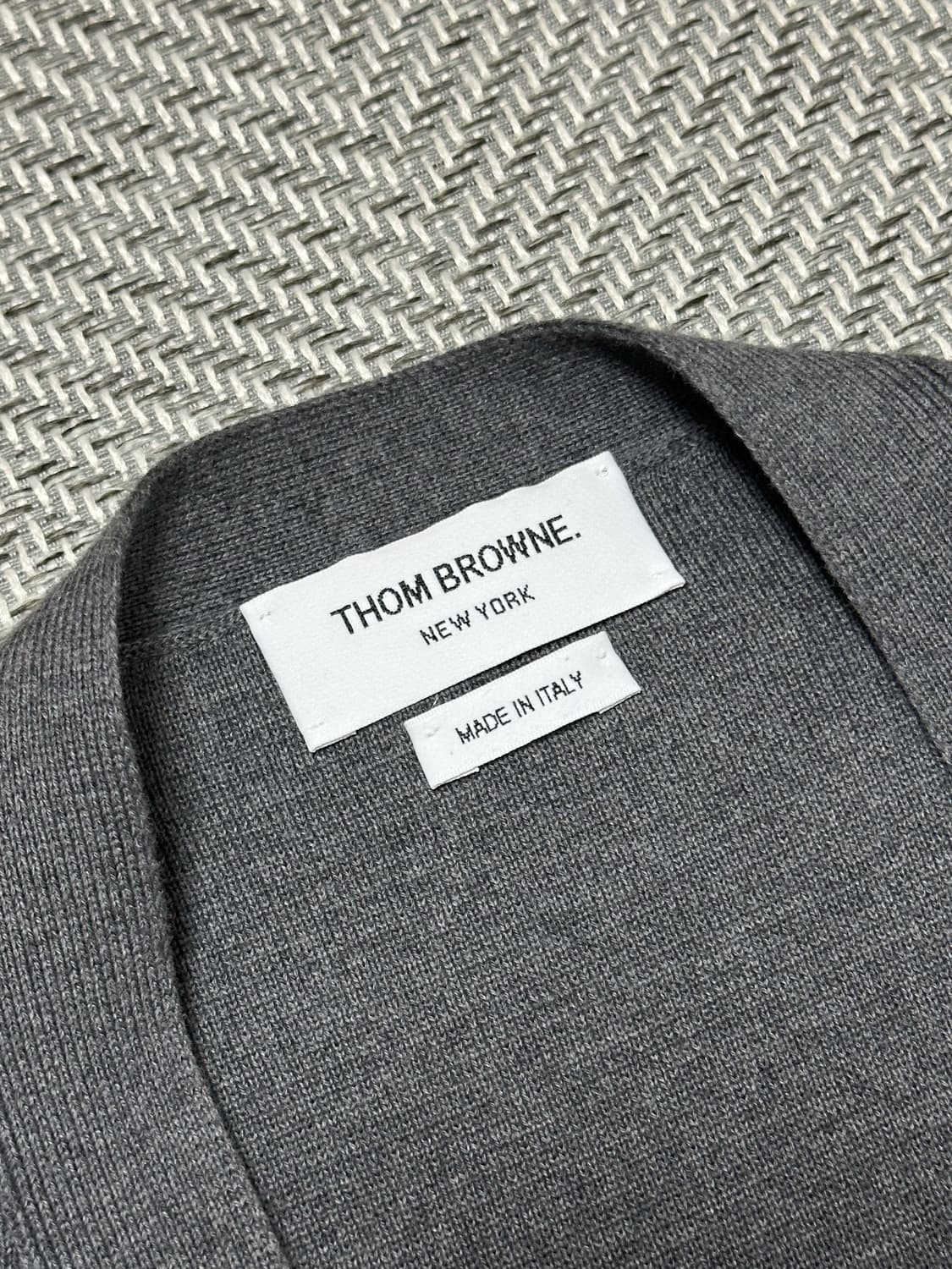 [새상품급] 톰브라운 밀라노스티치 가디건 상품이미지4