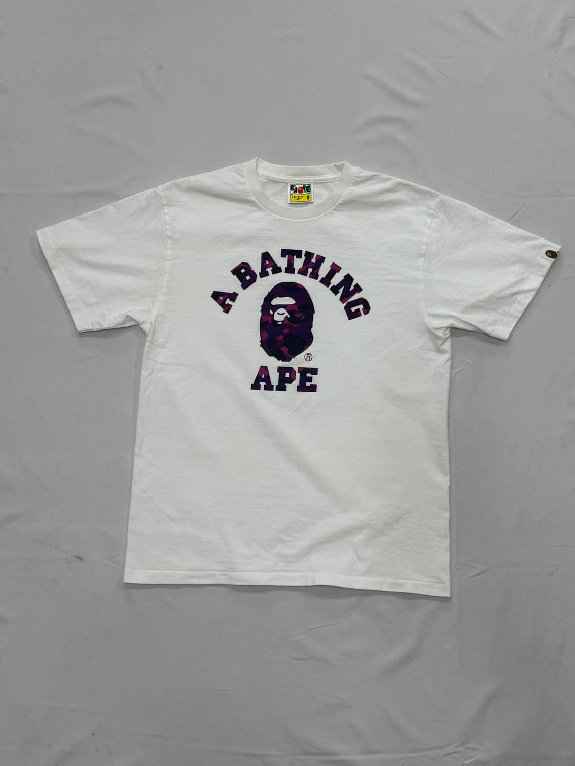 베이프 컬러 카모 컬리지 티셔츠 화이트 퍼플 M 반팔 상품이미지2