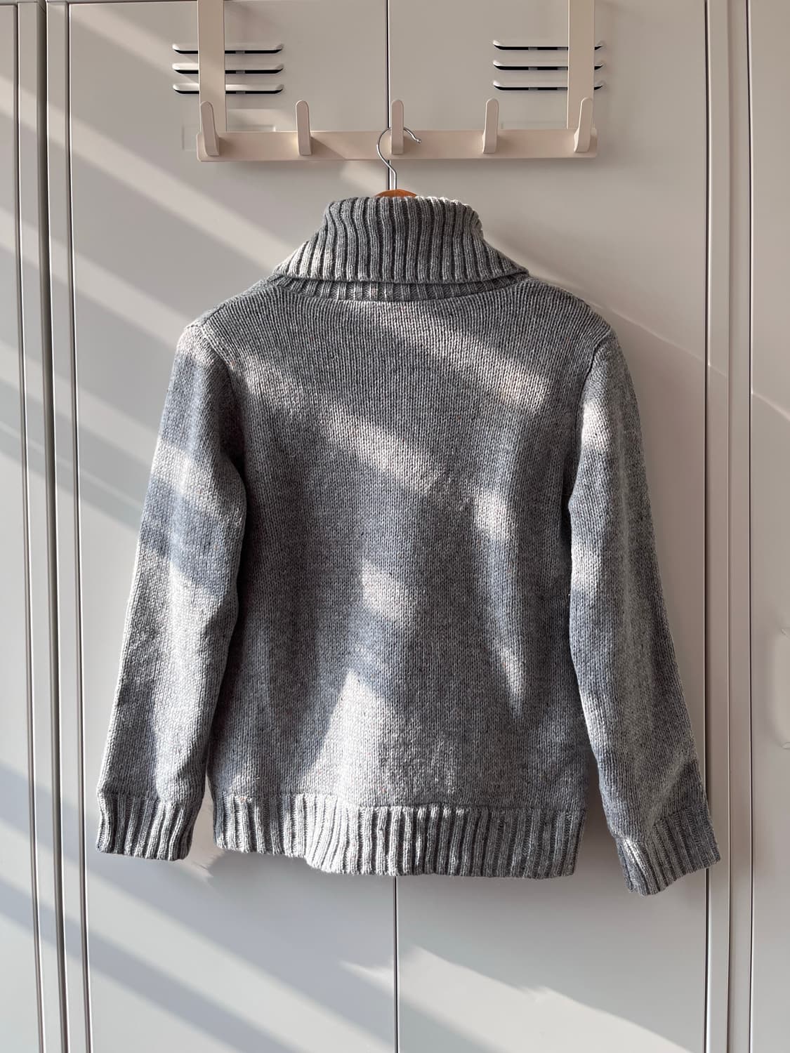 Wordtrobert 양털 후드단추 꽈배기 니트 가디건  상품이미지8