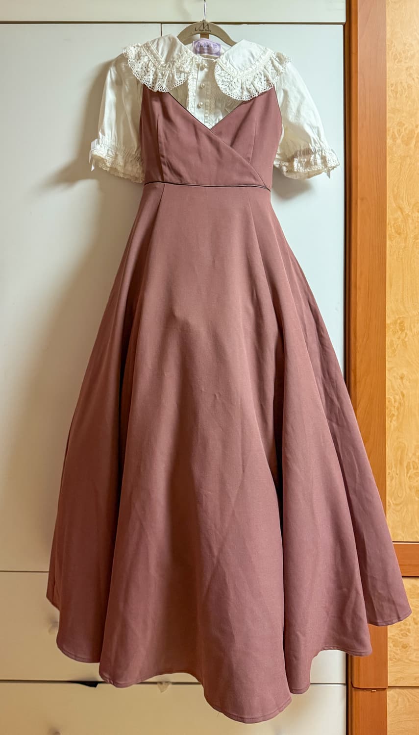 내츄럴뀌뚜르 백리본 파이핑 캐미 원피스 벽돌색 상품이미지4