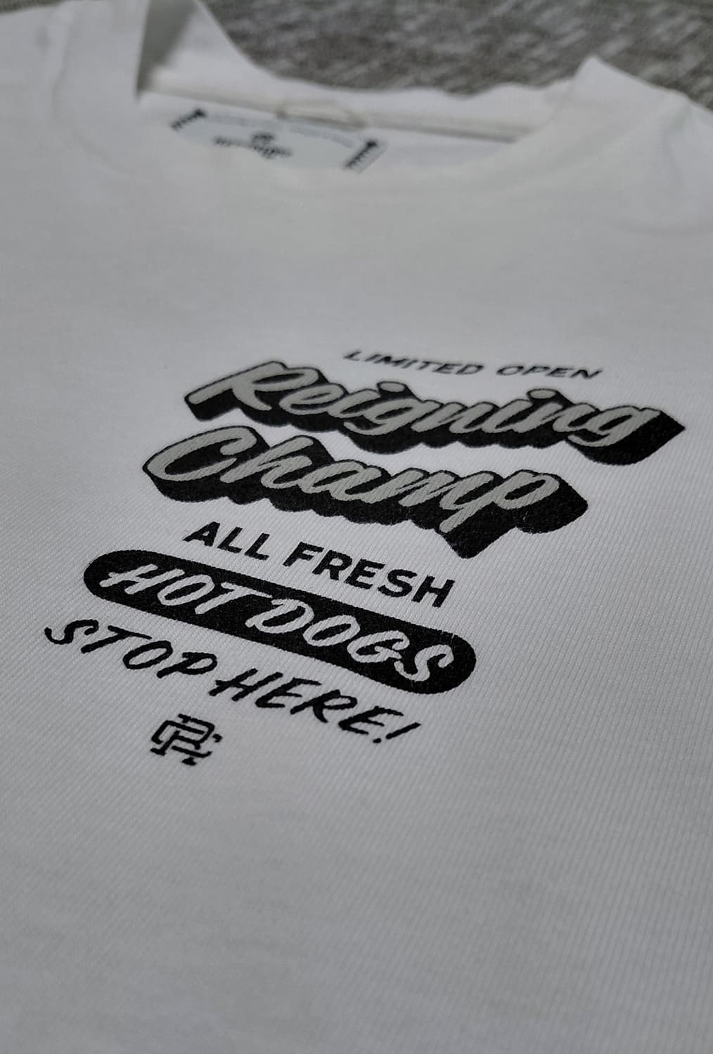 [M] Reigning Champ 핫도그 그래픽 반팔 티셔츠 상품이미지3