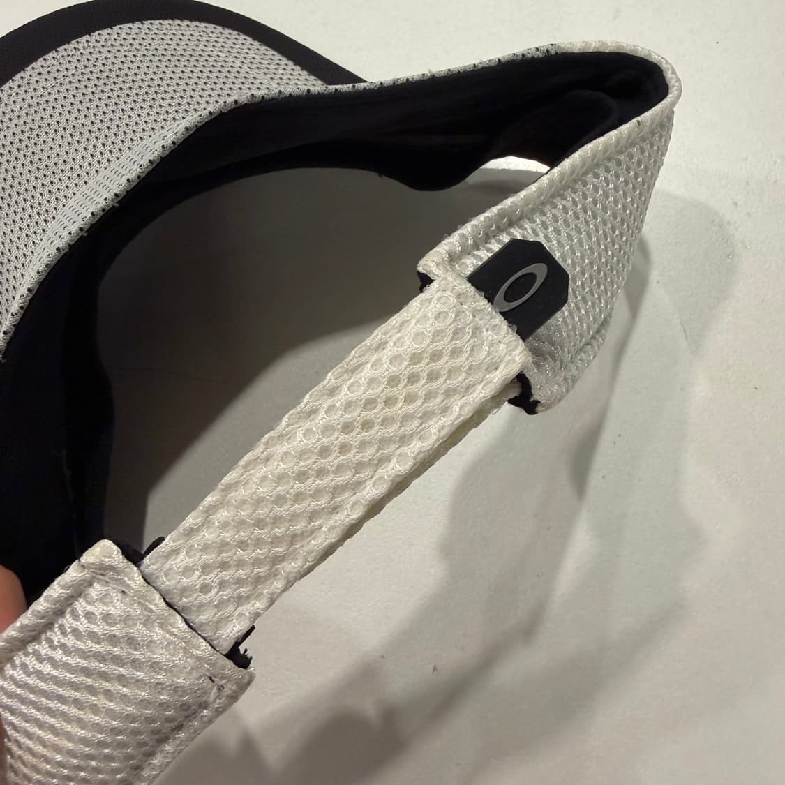 오클리 메쉬 썬캡 그레이 블랙 상품이미지3