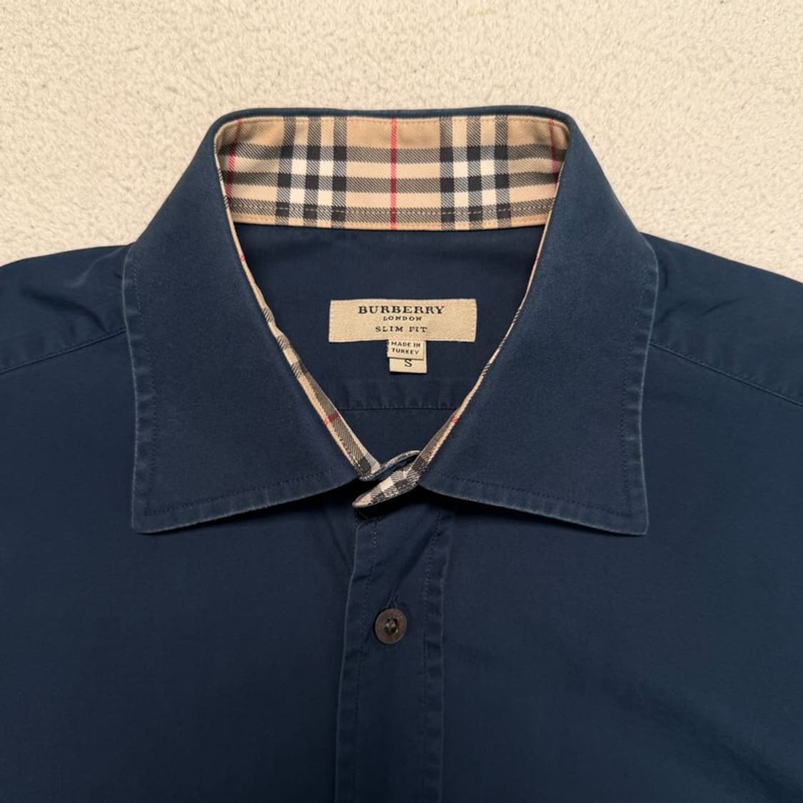 버버리 군마 자수 슬림핏 셔츠 네이비 S 상품이미지3