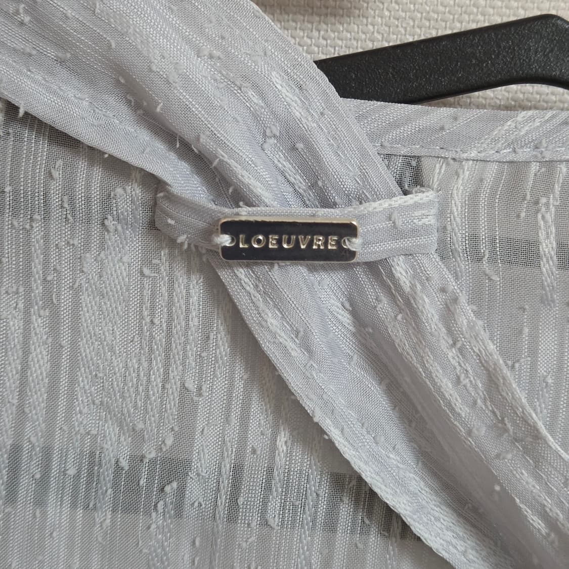 새상품) 루에브르 라운드넥 턱 타이 블라우스 간절기버전 m사이즈 상품이미지8