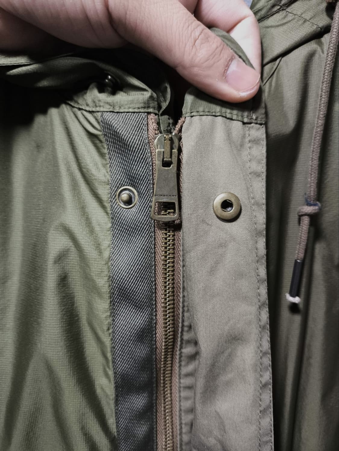 L 버버리 나일론 스트링 후드 야상 모즈코트 카키 상품이미지8