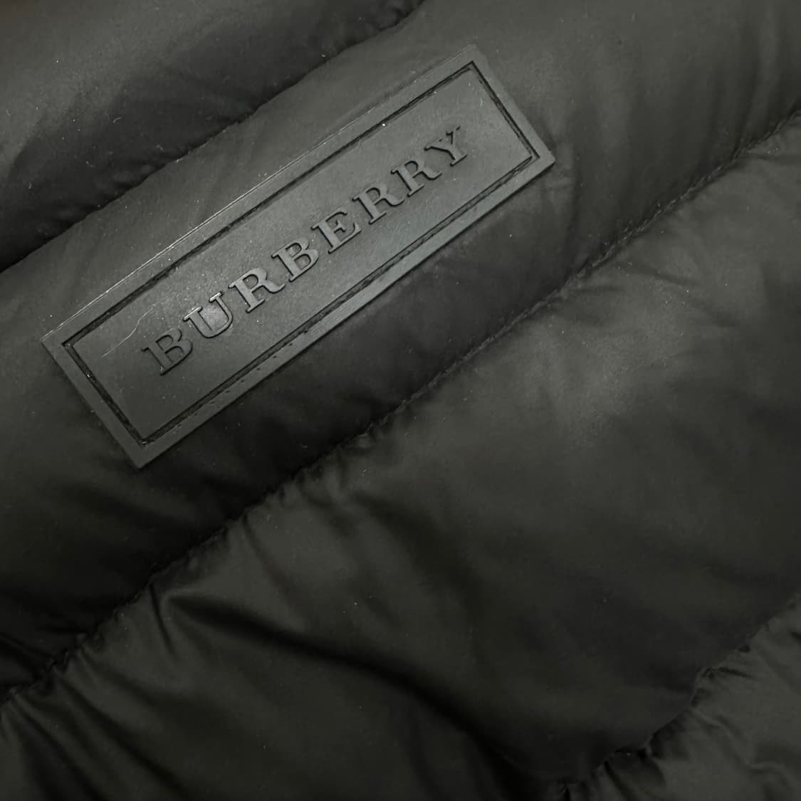 버버리 정품 여성 구스다운 경량 패딩 블랙 M 상품이미지6