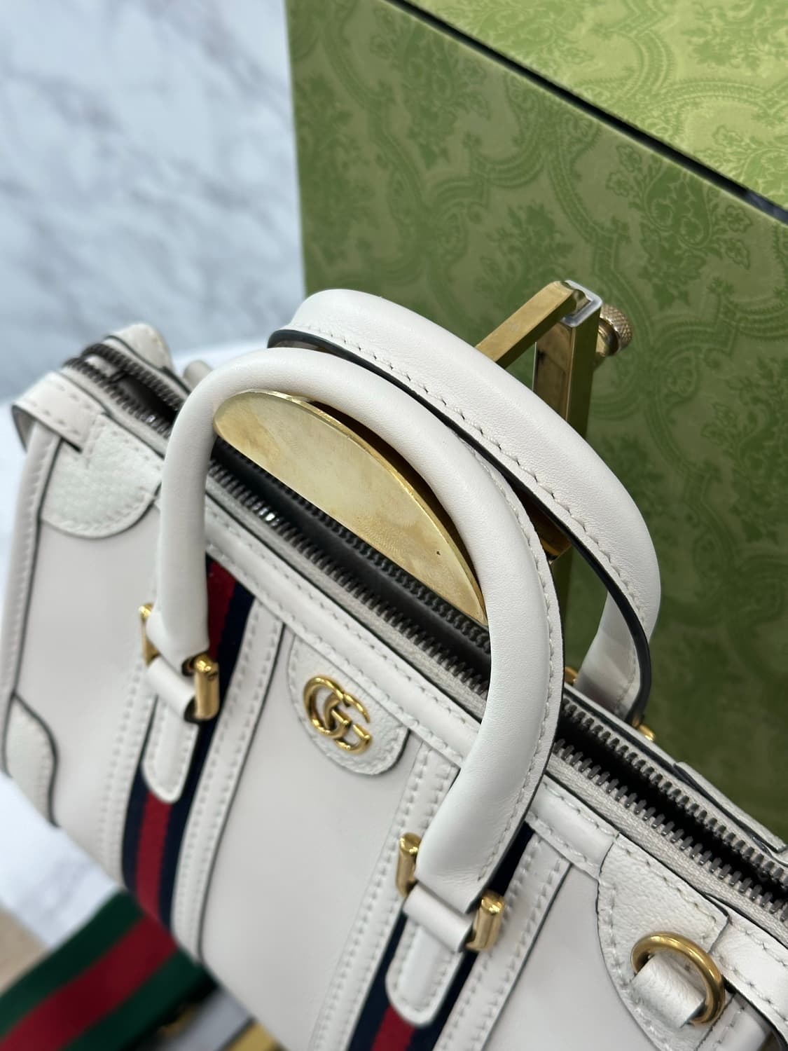 구찌 바울레토 탑핸들 미니백 화이트 상품이미지5