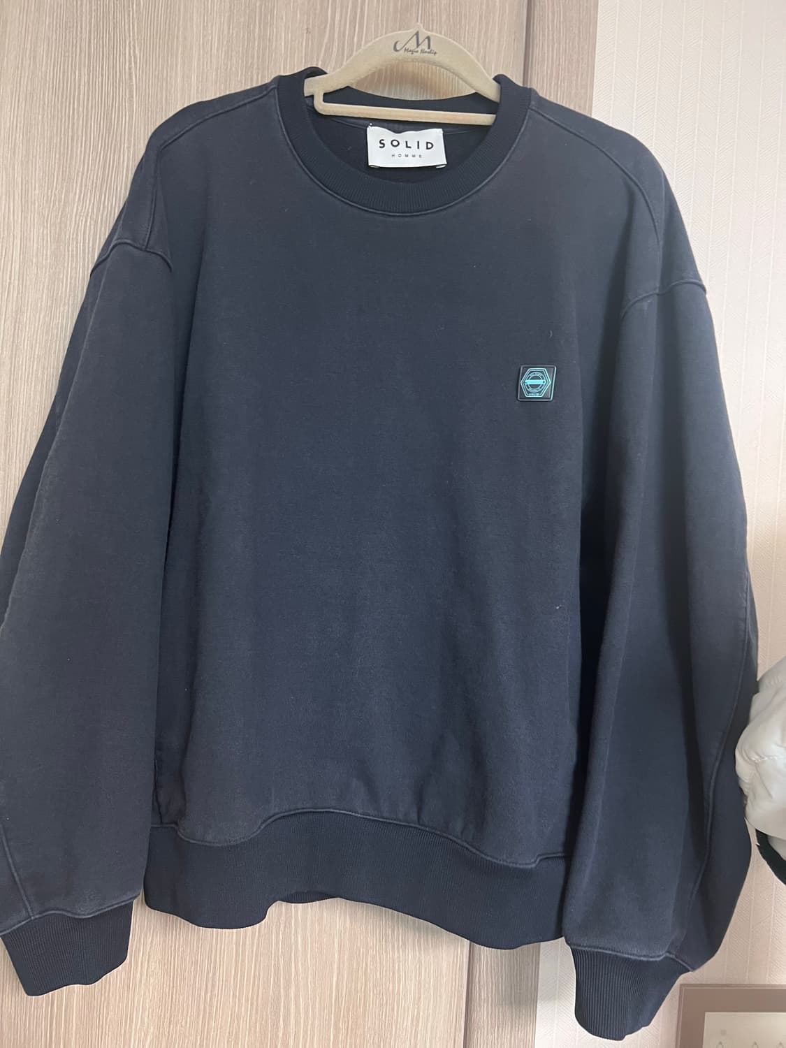 솔리드옴므 백로고 맨투맨 48 상품이미지1