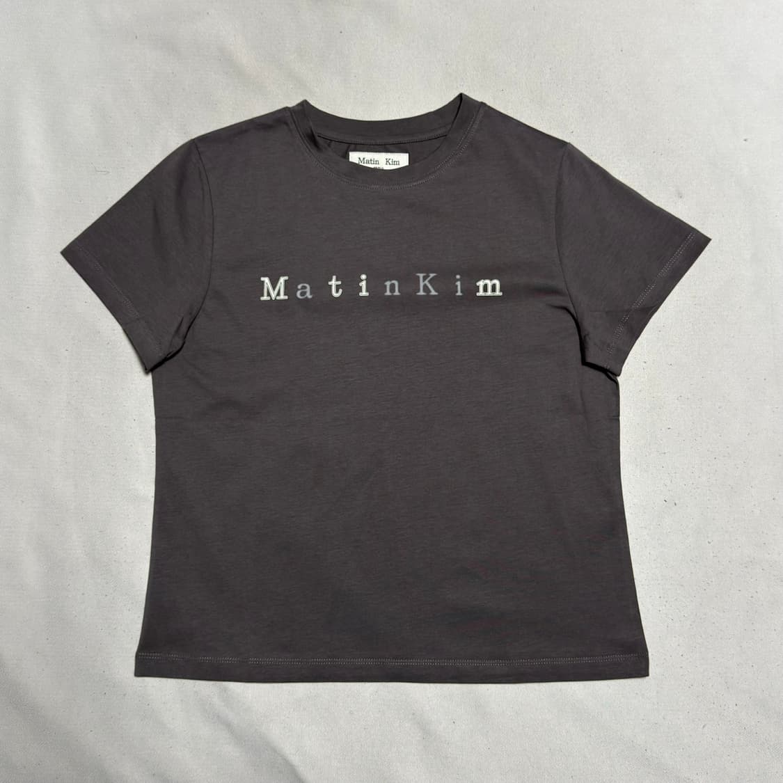 M 새상품 마뗑킴 여성용 그레이 반팔 티셔츠 상품이미지2
