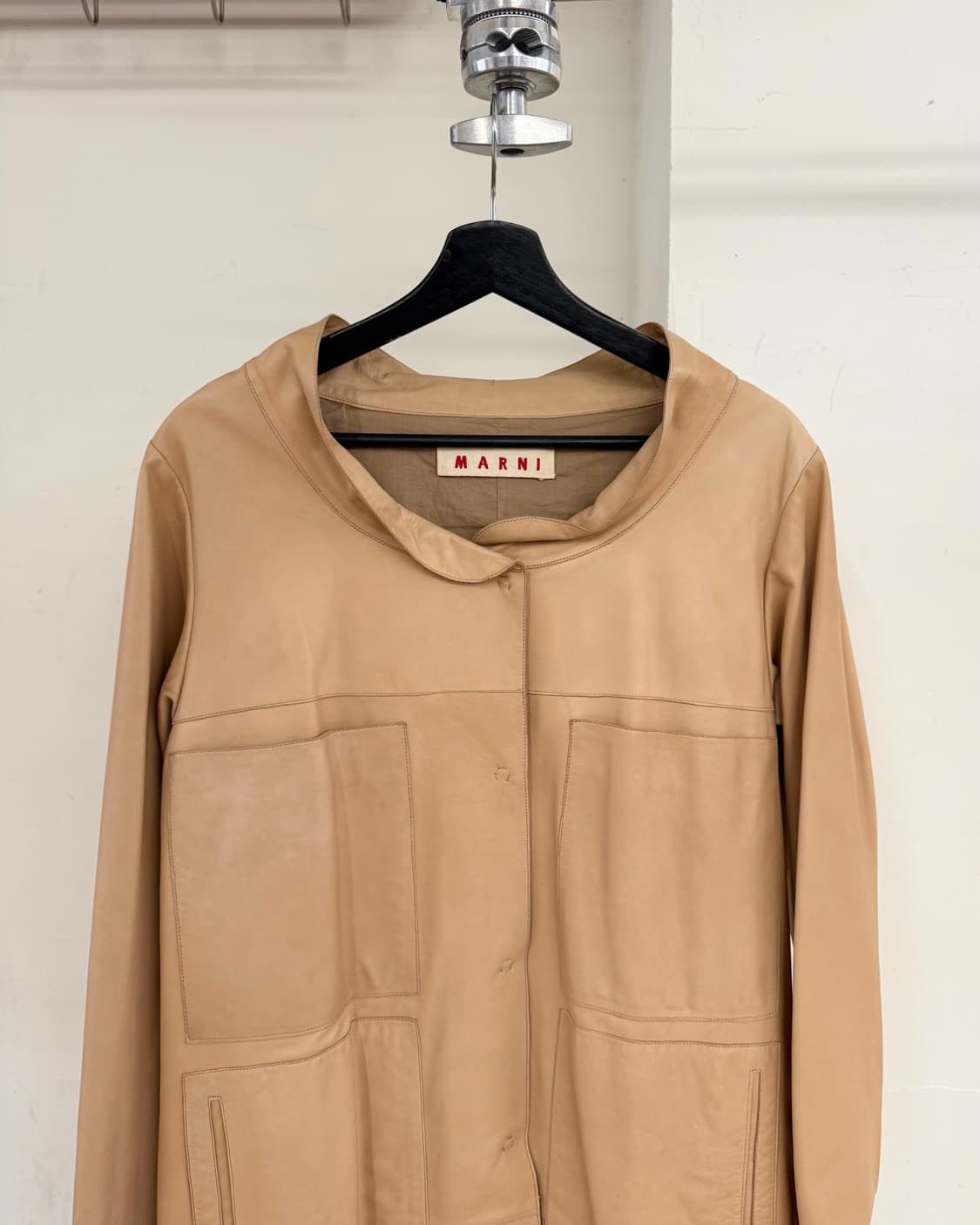 마르니 베이지 판넬 램스킨 코트 상품이미지2