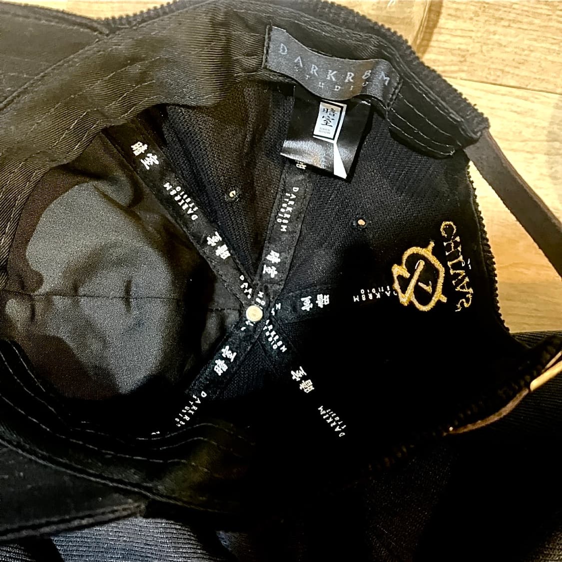 다크룸 X 시바스 콜라보 코듀로이 블랙 볼캡 모자 상품이미지3