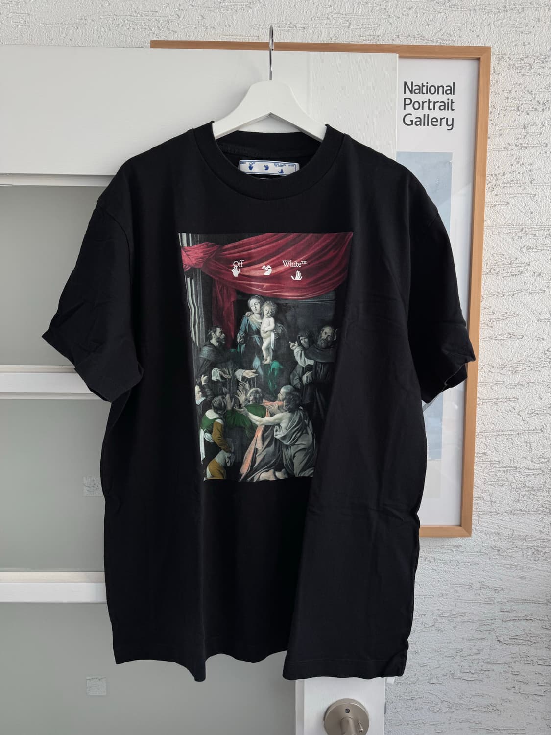 [OFF-WHITE] 오프화이트 카라바지오 블랙 티셔츠 상품이미지1