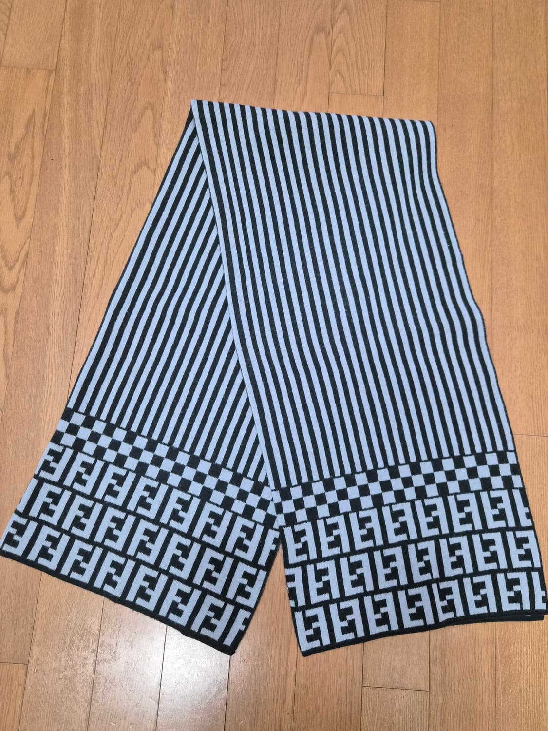 (정품) 펜디 주카 목도리 회색 (명품 여자 머플러 스카프 숄) 상품이미지1