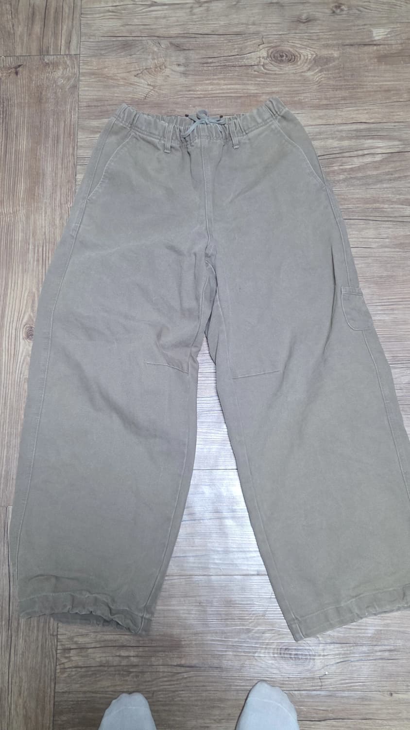 해칭룸 오버 덕 팬츠 베이지 2사이즈 팝니다 상품이미지1