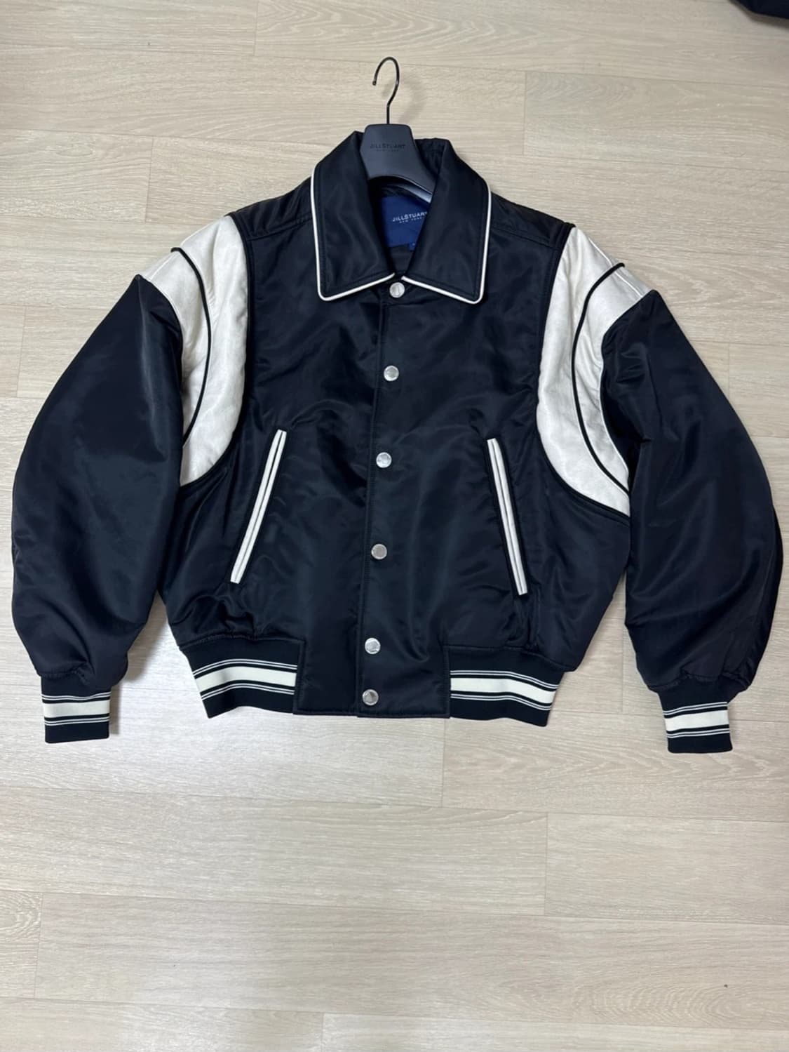 질스튜어트뉴욕 스타디움 봄버 자켓S 상품이미지1