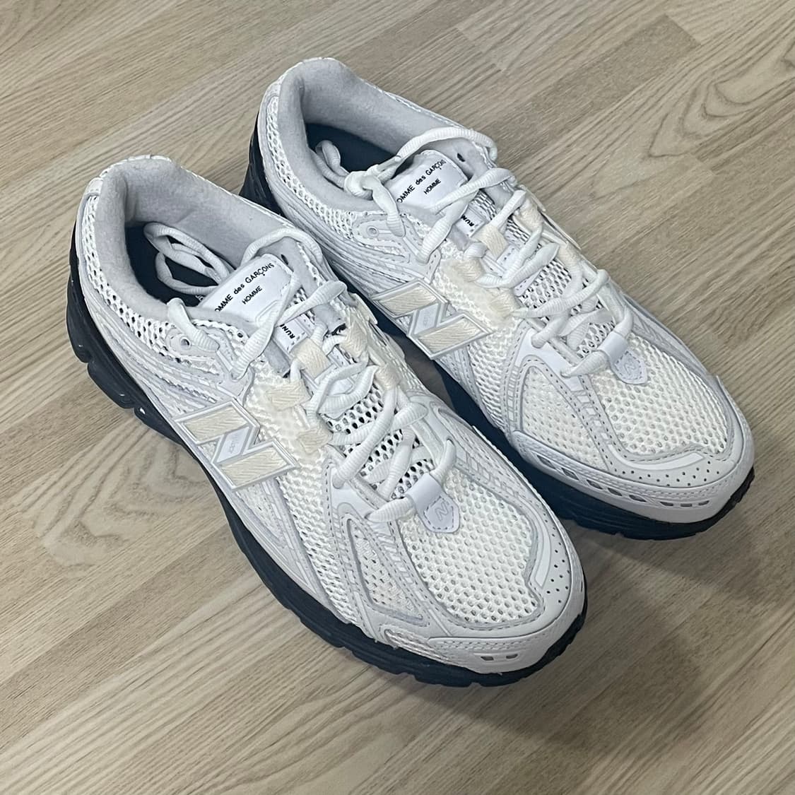 뉴발란스 꼼데가르송 1906R 화이트 8(260)사이즈 상품이미지1