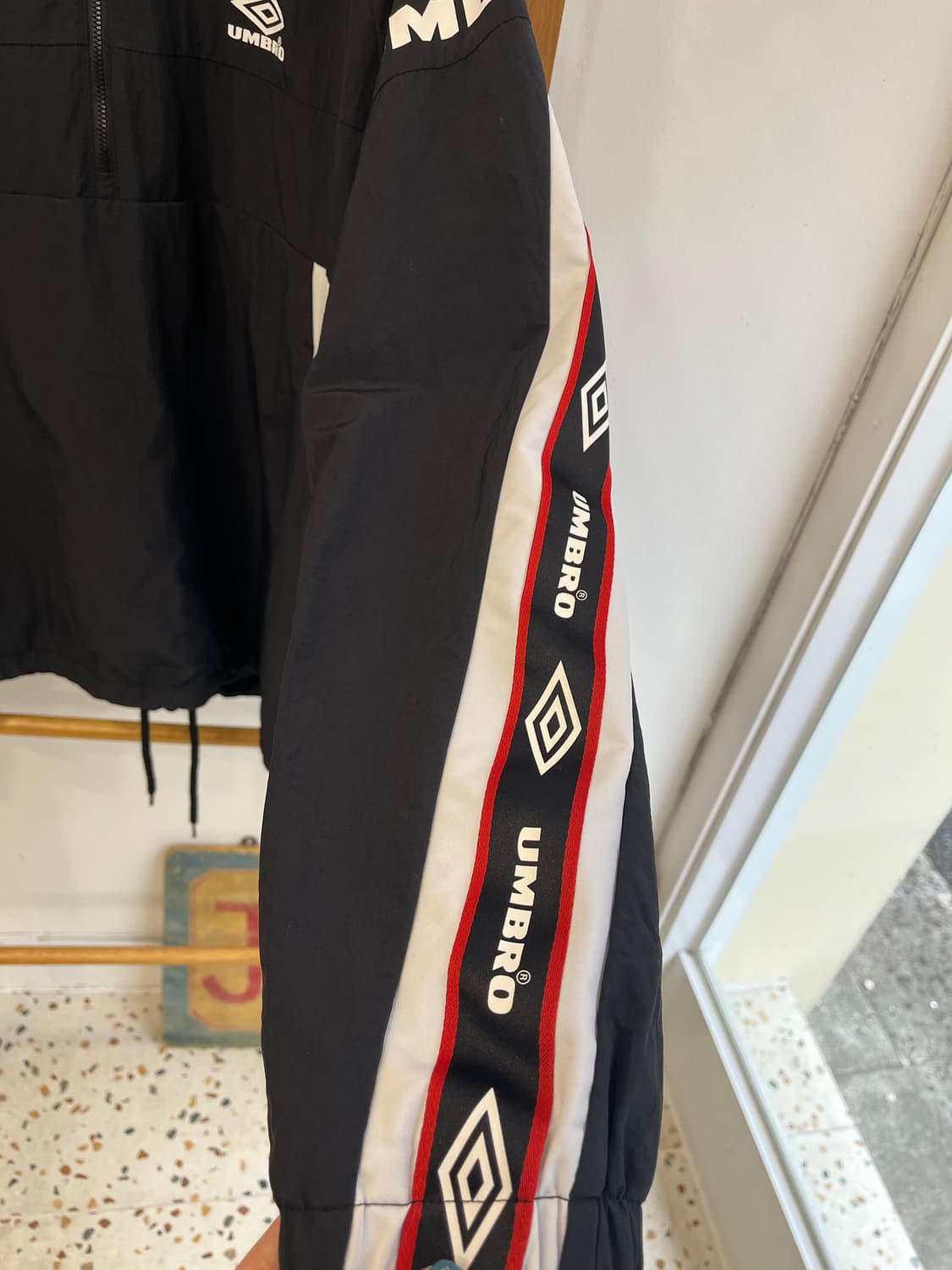 엄브로 테이핑 빅로고 하프집업 아노락 (95) 상품이미지4